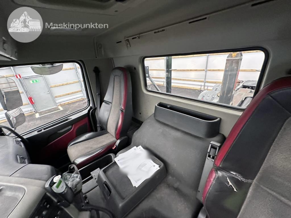 Camion ampliroll Volvo FM 420