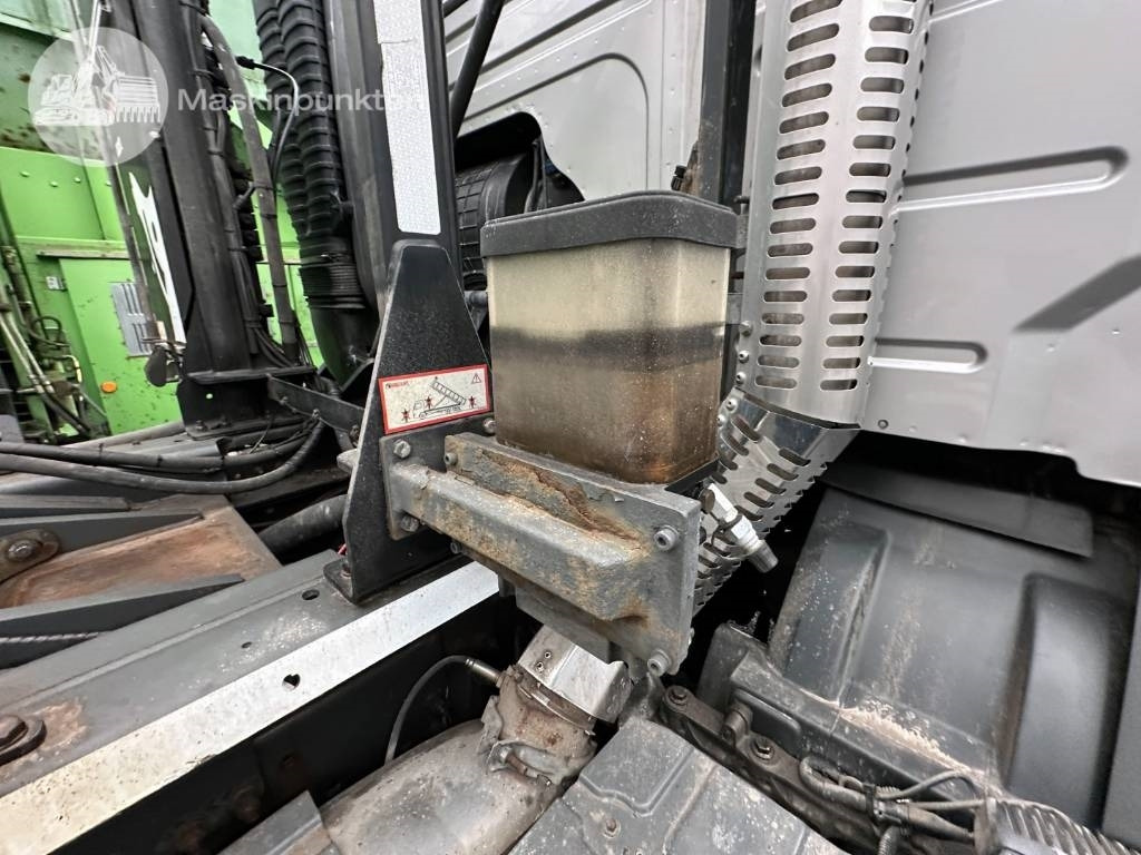 Camion ampliroll Volvo FM 420