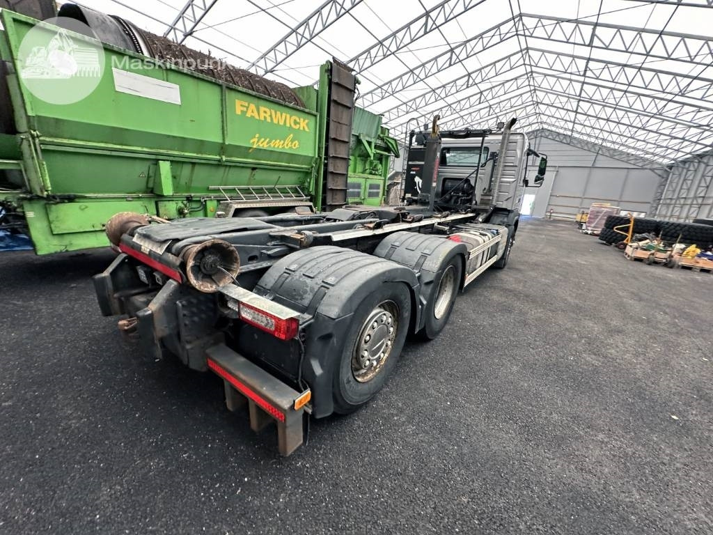 Camion ampliroll Volvo FM 420