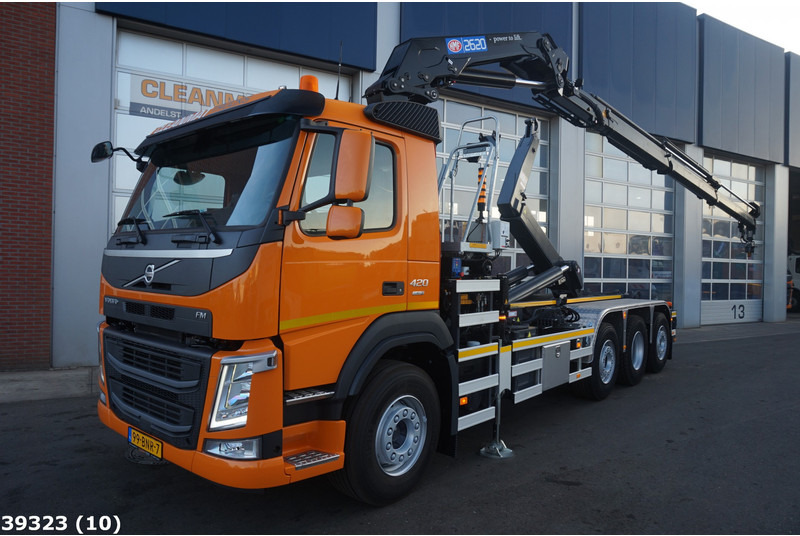 Camion ampliroll Volvo FM 420 8x2 HMF 26 ton/meter laadkraan