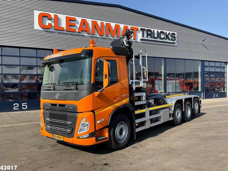 Camion ampliroll Volvo FM 420 8x2 HMF 28 Tonmeter laadkraan