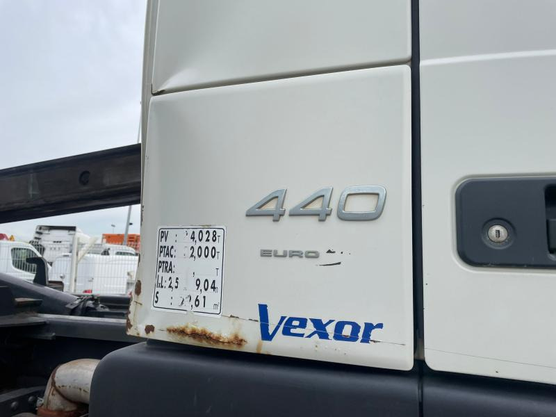 Camion ampliroll Volvo FM 440