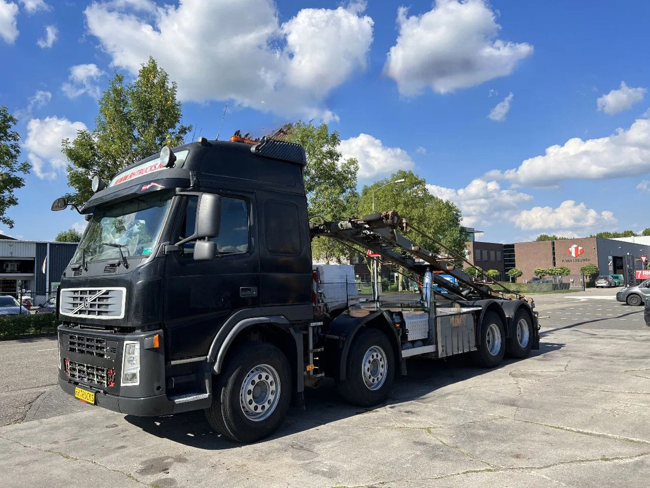 Camion ampliroll Volvo FM 440 8X4 EURO 5 + CABELLIFT TIPPER