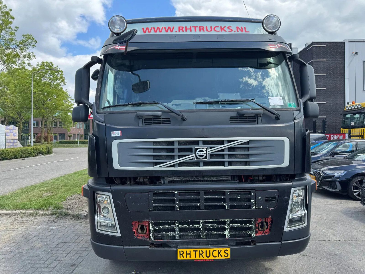 Camion ampliroll Volvo FM 440 8X4 EURO 5 + CABELLIFT TIPPER