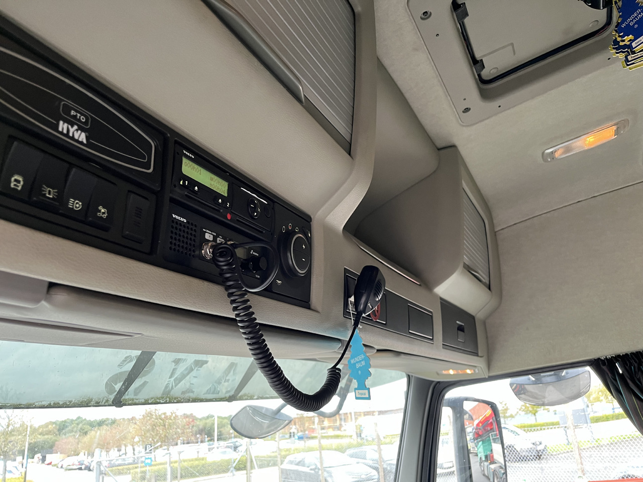 Camion ampliroll Volvo FM 500 8x4