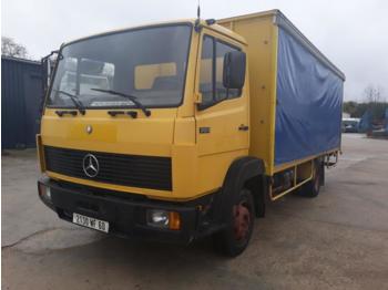 Camion bâche Mercedes 709