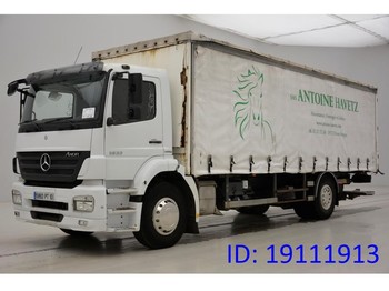 Camion bâche Mercedes-Benz Axor 1833