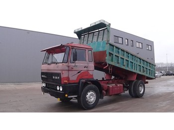 Camion benne DAF 2300 (BIG AXLE / FULL STEEL SUSPENSION / MANUAL PUMP)