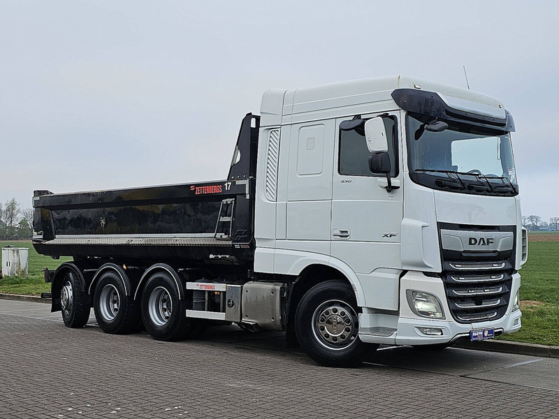 Camion benne DAF XF 530 8X4 FAW STEEL TIPPER