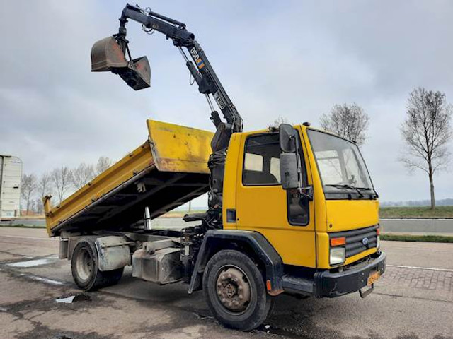 Camion benne Ford CARGO 1213