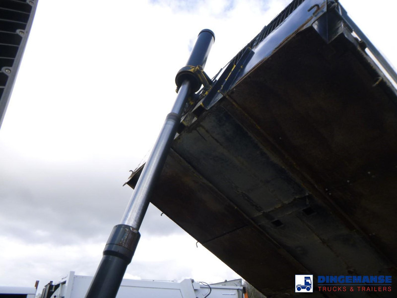 Camion benne Iveco Eurocargo 180E25 4x2 RHD tipper