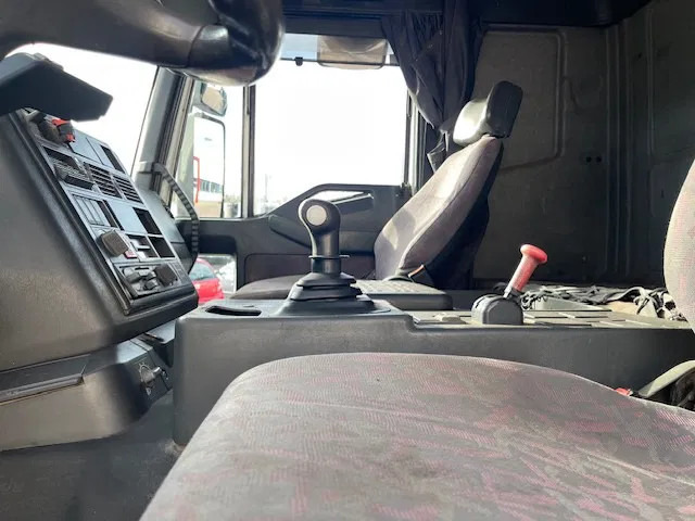 Camion benne Iveco Eurotrakker 340 380 8X4 Euro 2