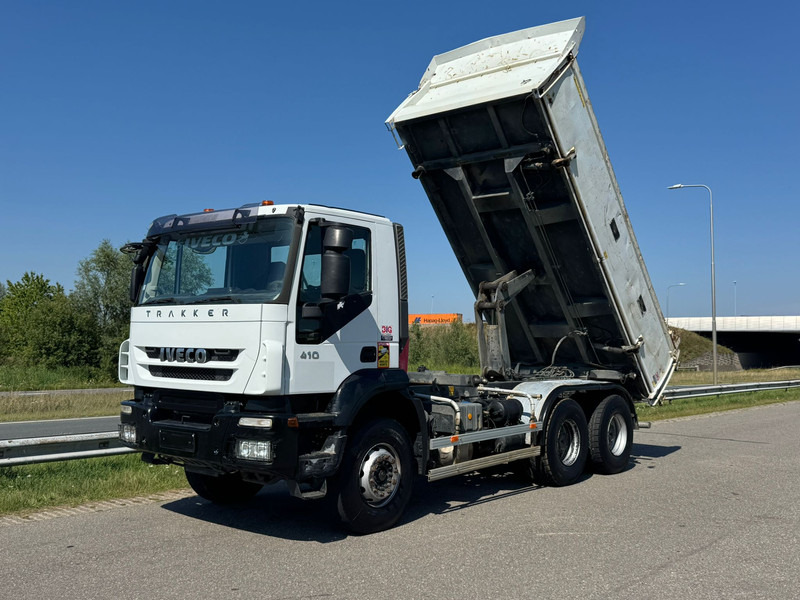Camion benne Iveco Trakker 410 6x4 Kipper