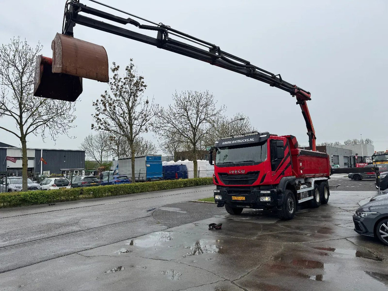 Camion benne Iveco Trakker 500 6X4 EURO 6 KIPPER + PALFINGER PK1800