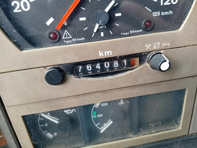 Camion benne MAN 19.272