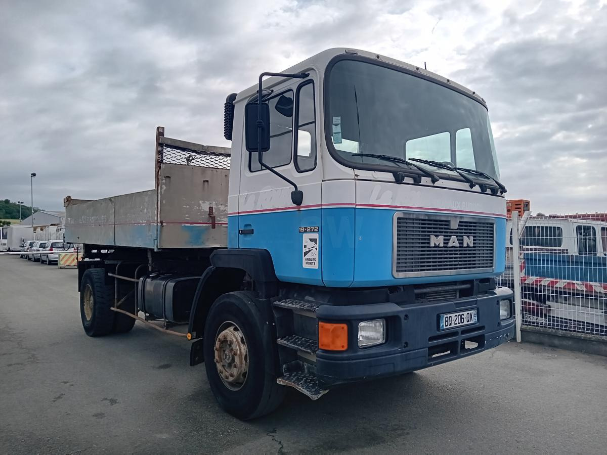 Camion benne MAN 19.272