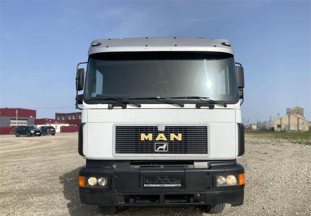 Camion benne MAN 26.463 , 6x4 , 12 m3