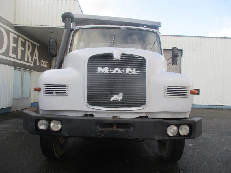 Camion benne MAN 32.240 , Manual , 6x4 , Tipper truck , Spring suspension