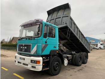 Camion benne MAN 33.372 6X4 KIPPER MANUAL ZF GEARBOX