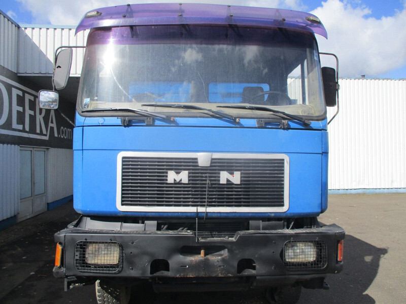 Camion benne MAN 35.402 , ZF Manual , 8x4 , EURO2 , 3 way tipper