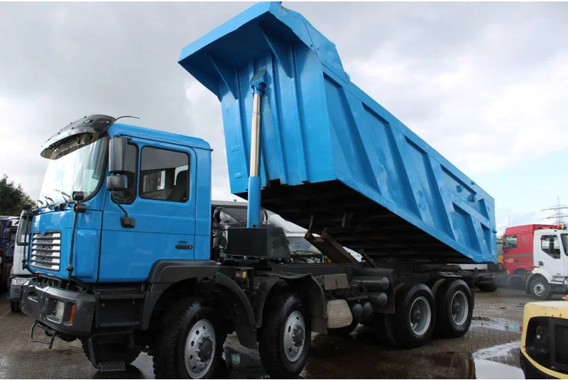 Camion benne MAN 50 .414 + 8X4 + SPRING SPRING + MANUAL