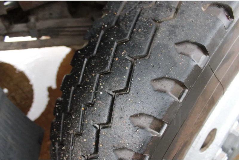 Camion benne MAN 50 .414 + 8X4 + SPRING SPRING + MANUAL
