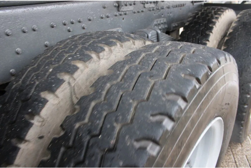 Camion benne MAN 50 .414 + 8X4 + SPRING SPRING + MANUAL