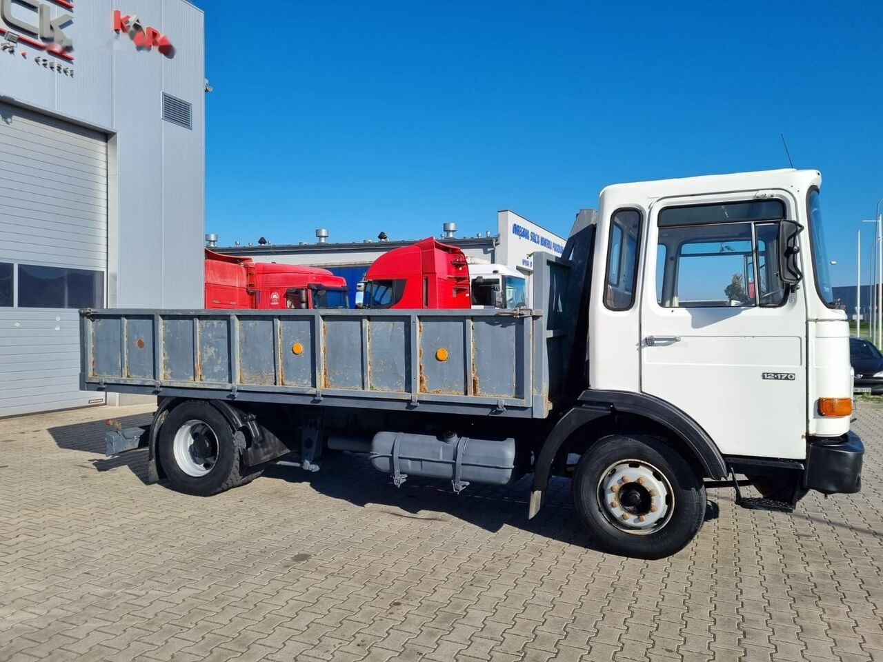 Camion benne MAN F8 12.170, 6 CYLINDERS