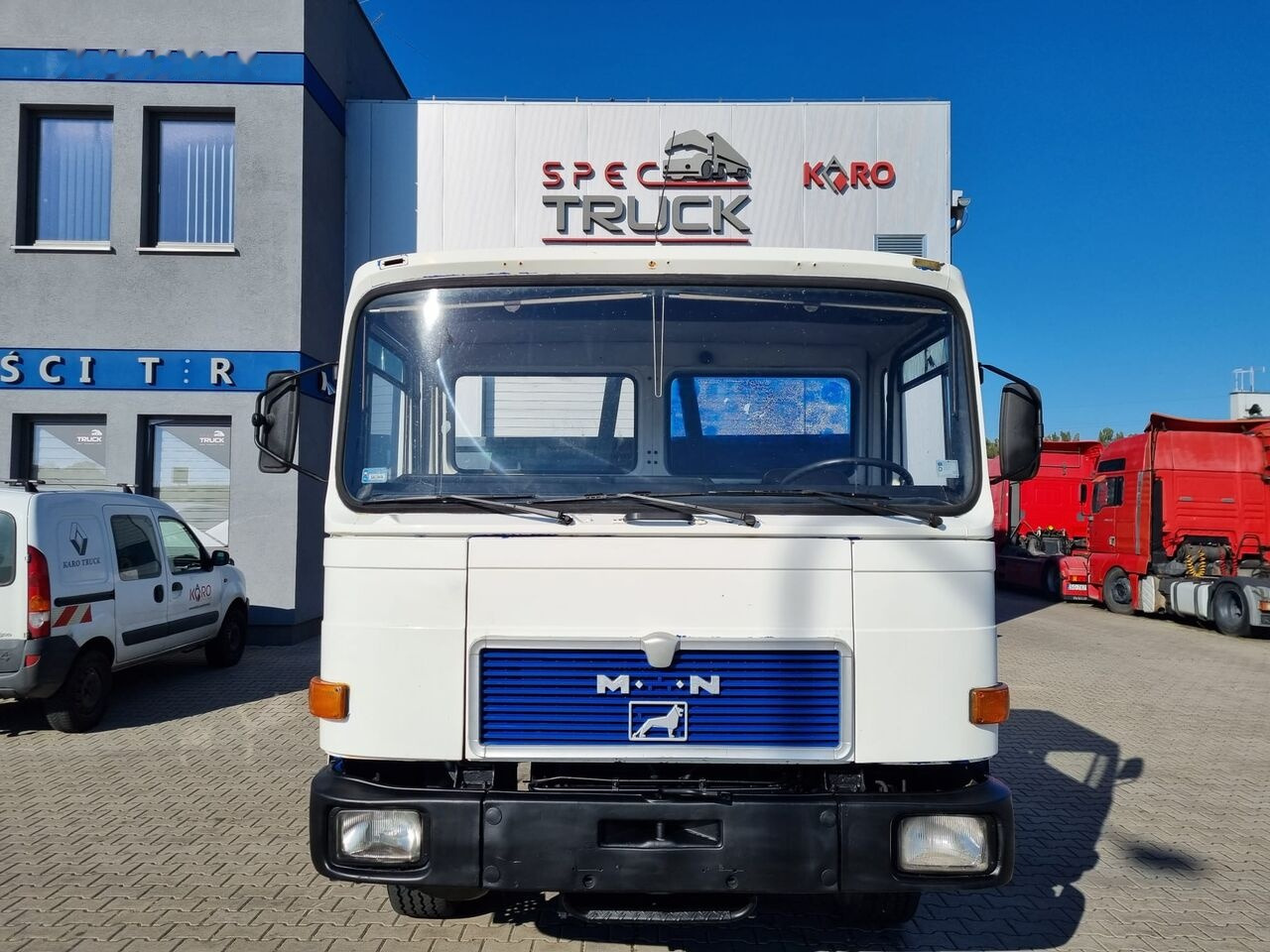 Camion benne MAN F8 12.170, 6 CYLINDERS