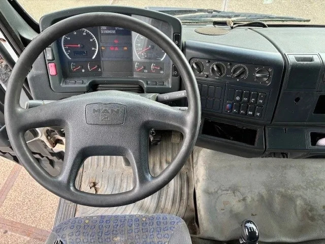Camion benne MAN TGA 26.410 XL 6x2 KIPPER (6-CILINDER HEADS) (ZF16 MANUAL GEARBOX / LIFT-AXLE / HYDRAULIC KIT / AIRCONDITIONING)