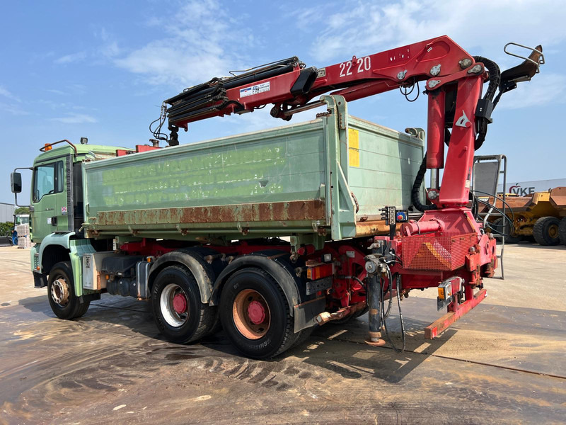 Camion benne MAN TGA 26.480 6x4 tipper + HMF crane