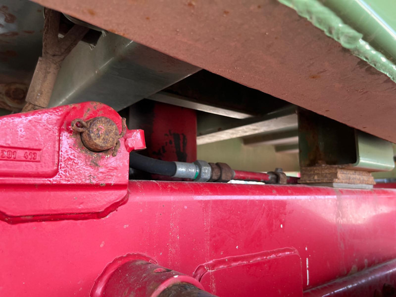 Camion benne MAN TGA 26.480 6x4 tipper + HMF crane