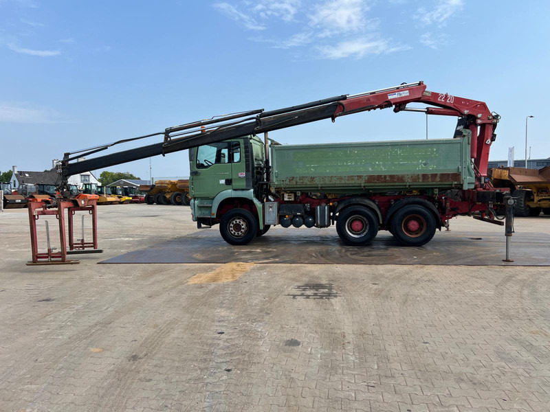 Camion benne MAN TGA 26.480 tipper + HMF crane