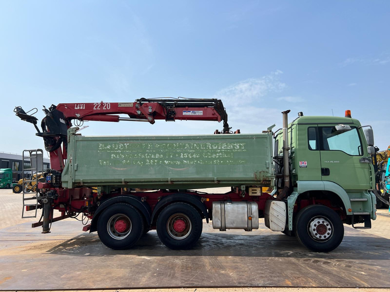 Camion benne MAN TGA 26.480 tipper + HMF crane