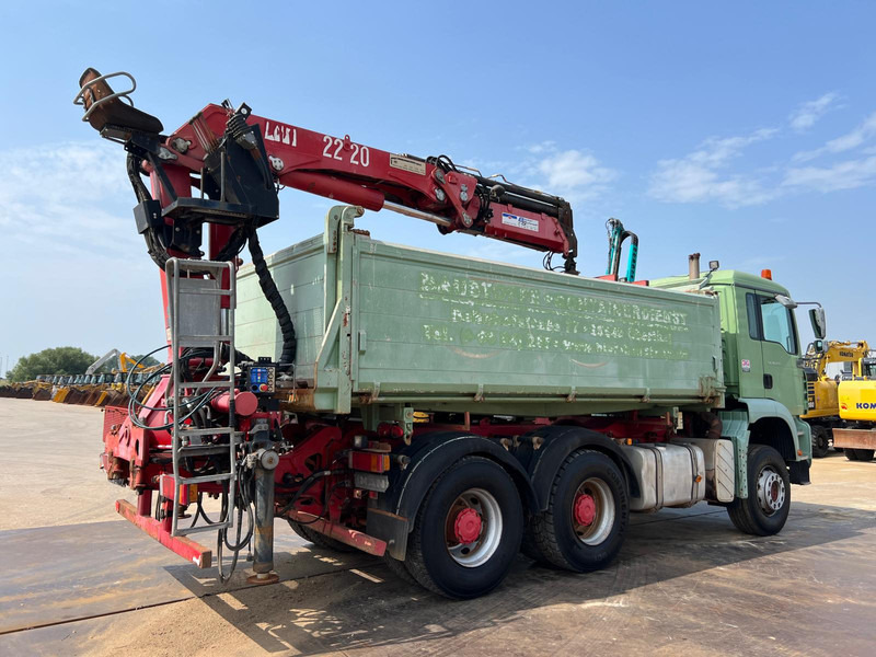 Camion benne MAN TGA 26.480 tipper + HMF crane