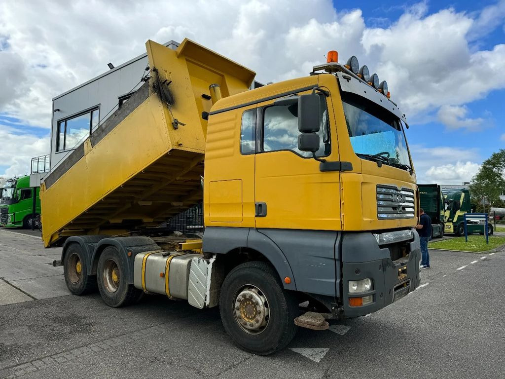 Camion benne MAN TGA 26.530 6X4 MANUAL 3 PEDALS
