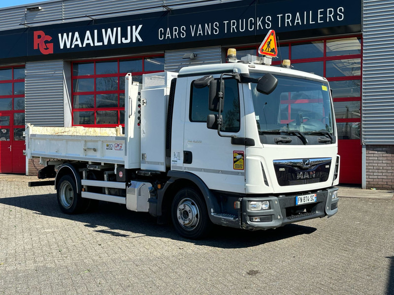 Camion benne MAN TGL 8.220 2 sides tipper Kipper