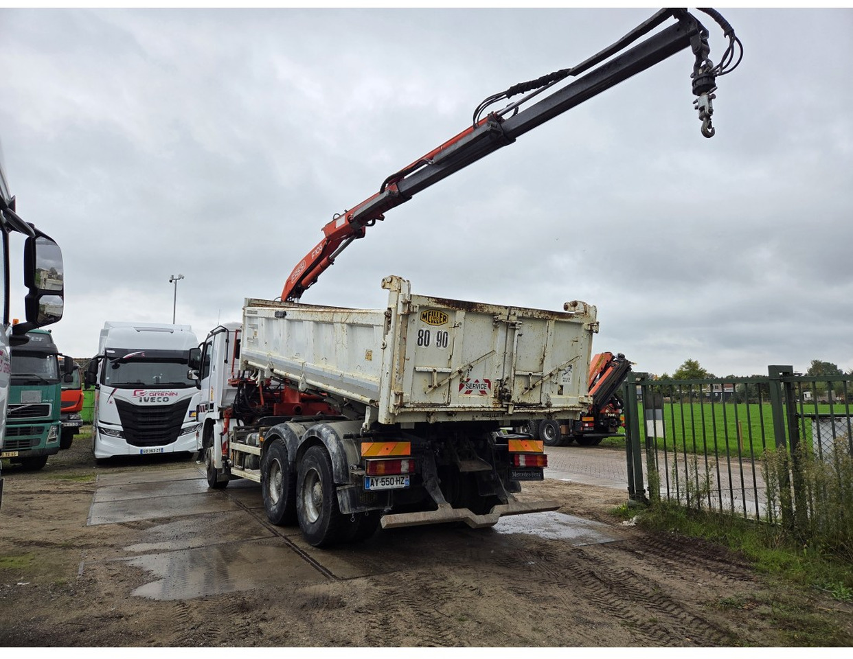 Camion benne MERCEDESA CTROS 3341 6X4 TIPPER CRANE FASSI F105