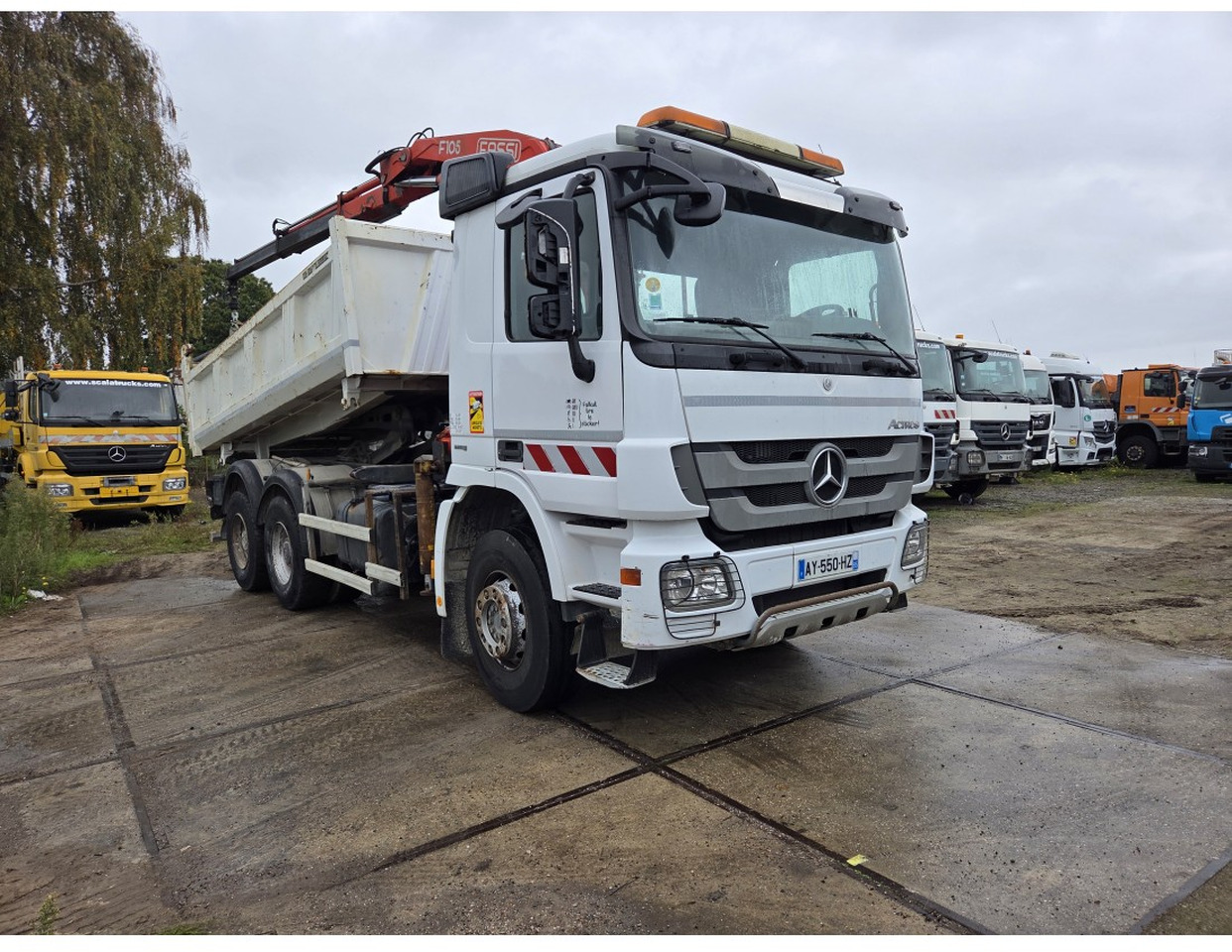 Camion benne MERCEDESA CTROS 3341 6X4 TIPPER CRANE FASSI F105