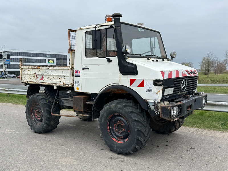 Camion benne MERCEDESBENZ 424