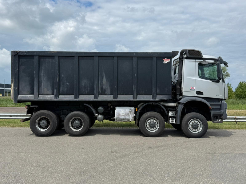 Camion benne MERCEDESBENZ Arocs 4848 8x8 tipper