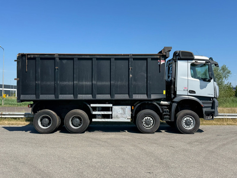 Camion benne MERCEDESBENZ Arocs 4848 8x8 tipper