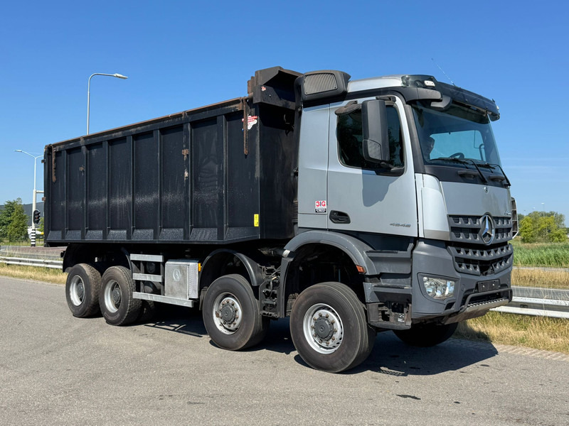 Camion benne MERCEDESBENZ Arocs 4848 8x8 tipper