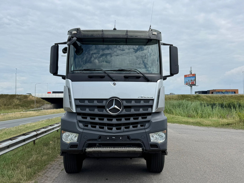 Camion benne MERCEDESBENZ Arocs 4848 8x8 tipper