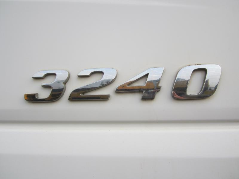 Camion benne Mercedes AXOR 3240