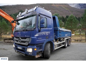 Camion benne Mercedes Actros 2555