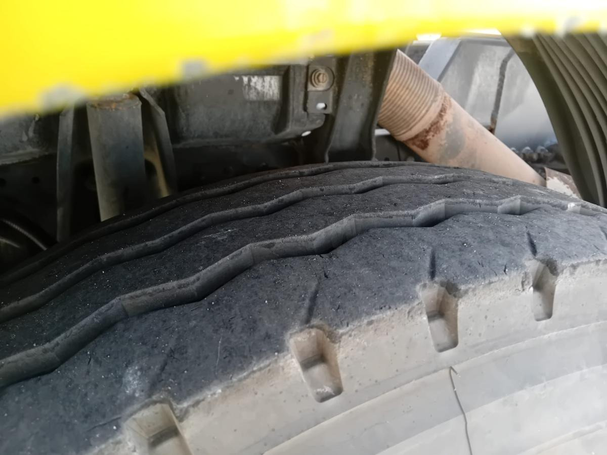 Camion benne Mercedes Actros 2631