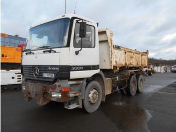 Camion benne Mercedes Actros 3331