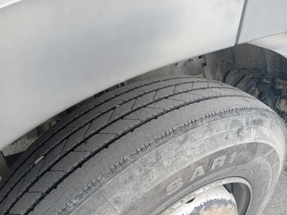 Camion benne Mercedes Atego 1224