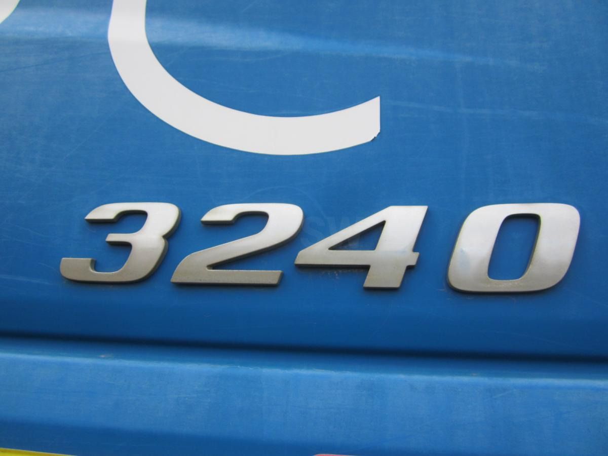 Camion benne Mercedes Axor 3240